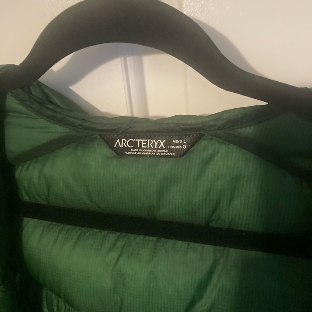 Arc'teryx Forest Green Insulated Jacket - Picture 2 of 3